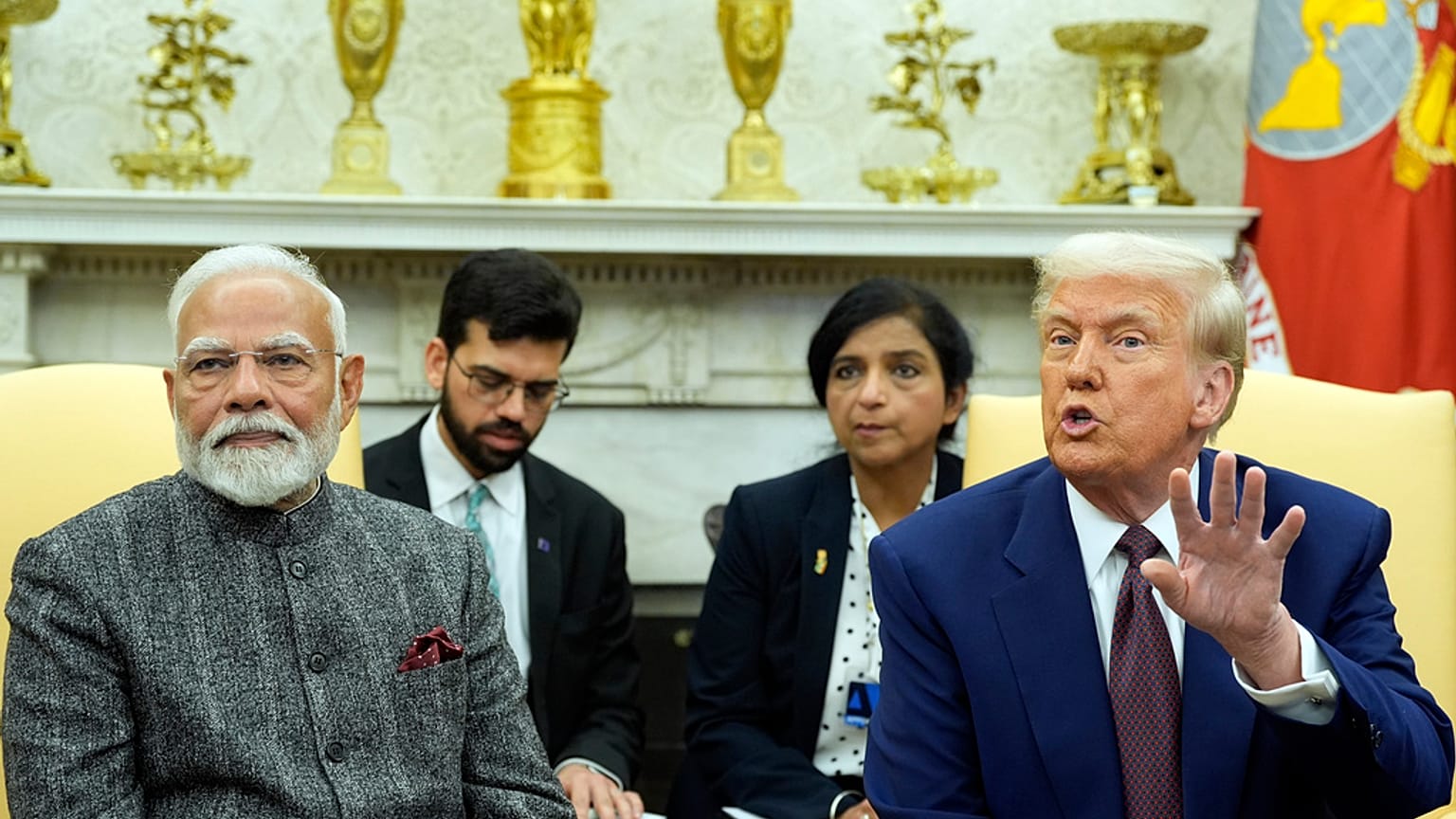 Hindistan Başbakanı Narendra Modi ile ABD Başkanı Donald Trump Beyaz Saray Oval Ofis'te gazetecilerin sorularını yanıtlarken, 13 Şubat 2025 