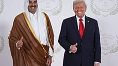 ترامب يلتقي الشيخ محمد بن عبد الرحمن آل ثاني في قمة بشرم الشيخ لدعم وقف الحرب بين إسرائيل وحماس في غزة، 13 أكتوبر 2025.