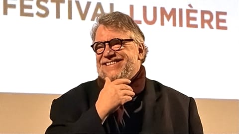 Guillermo del Toro parle de "Frankenstein", de l'IA et des "temps dangereux" que nous vivons