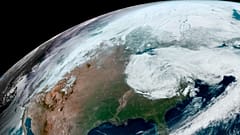 Dieses von der NOAA bereitgestellte Satellitenbild zeigt Wolken über Nordamerika am Donnerstag, den 4. April 2024.