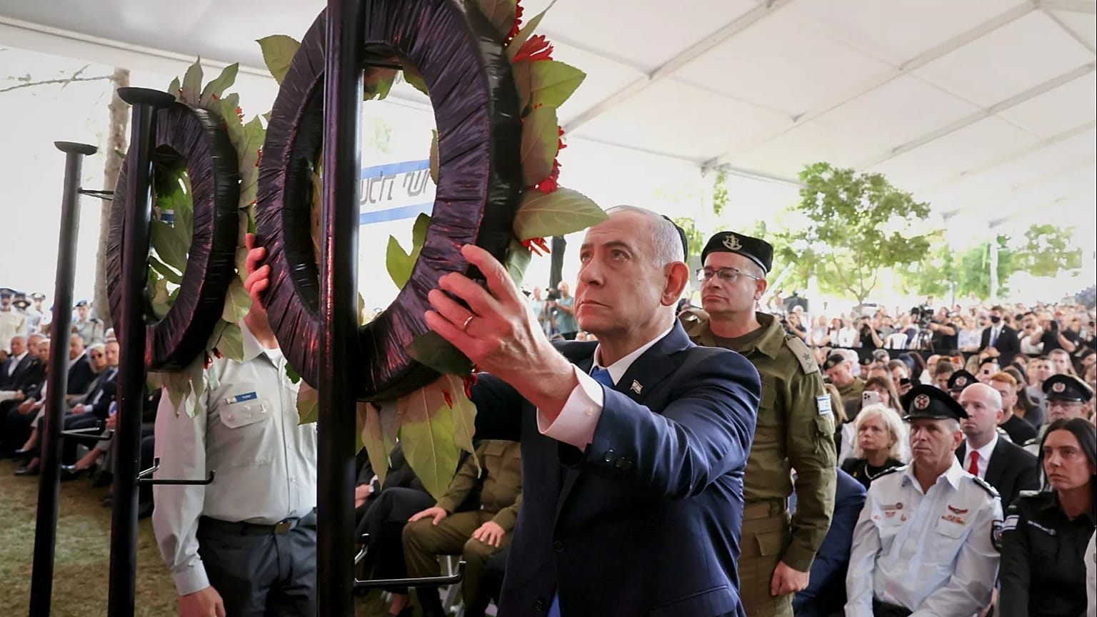 El primer ministro israelí, Benjamin Netanyahu, participa en la ceremonia estatal en memoria de los muertos en Gaza, el 16 de octubre de 2025 en Jersusalén.