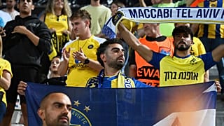 هواداران مکابی تل‌آویو پس از پایان مسابقه لیگ اروپا در یونان در ماه سپتامبر