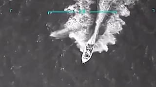 Captura de un vídeo que muestra cómo EE.UU. ataca una supuesta narcolancha, 14/10/2025 (ARCHIVO)
