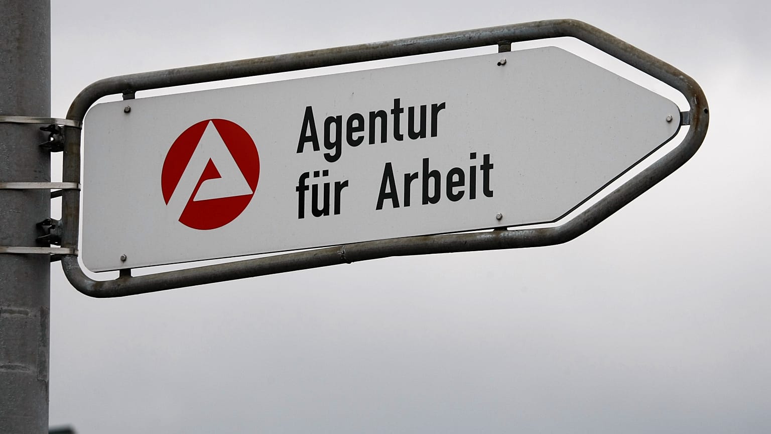 Der Gesetzesentwurf zur Bürgergeld-Reform liegt nach langen Debatten auf dem Tisch. Doch hält er auch, was Friedrich Merz im Wahlkampf versprochen hat?