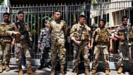 جنود الجيش يحرسون قصر العدل في بيروت
