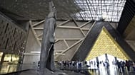 تمثال الملك رمسيس الثاني في المتحف المصري الكبير بالجيزة، في 15 أكتوبر 2024.