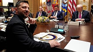 الرئيس الأوكراني فولوديمير زيلينسكي في البيت الأبيض مع الرئيس الأميركي دونالد ترامب، الجمعة 17 أكتوبر/تشرين الأول 2025، في واشنطن. 