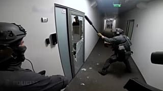A lettországi rendőrségi razzia 