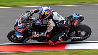  Toprak Razgatlıoğlu 2024'te Donington Park'ta.