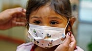 En una foto de archivo de 2009, Sheila García, de 3 años, se prepara en el Hospital Infantil Lucile Packard de Stanford, de California.
