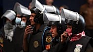 صورة تعبيرية لشرطة مكافحة الشغب المصرية، قرب ميدان التحرير في القاهرة، مصر، الأربعاء 30 يناير/كانون الثاني 2013. 
