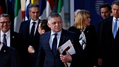 Премьер-министр Словакии Роберт Фико наложил вето на новые санкции против России.