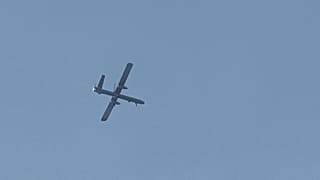 طائرة إسرائيلية مسيّرة تحلّق فوق بيروت، لبنان، الإثنين، 20 أكتوبر 2025.