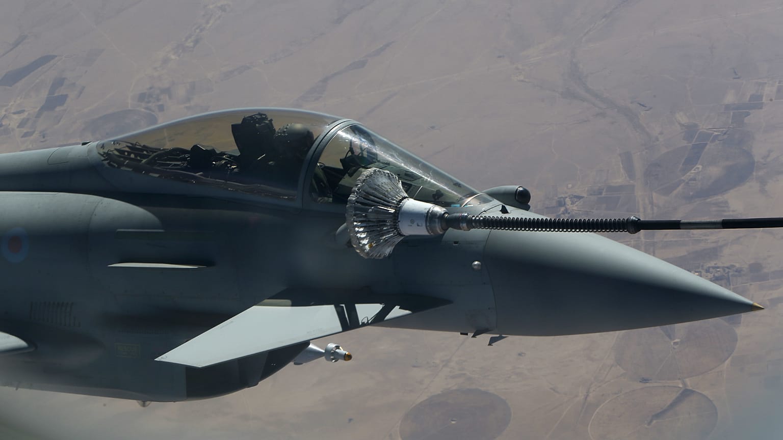 Brit Typhoon vadászgép feltöltése