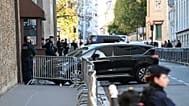 La voiture conduisant Nicolas Sarkozy entre dans l'enceinte de la prison de la Santé à Paris, 21 octobre 2025.