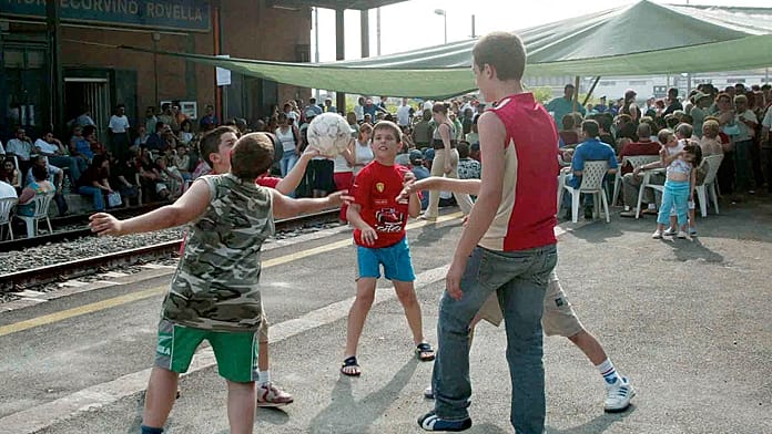 Italia, nascite ancora in calo nel 2024 e fecondità ai minimi storici secondo gli ultimi dati Istat