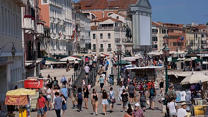 Viaggio nelle città europee: guida al turismo sostenibile e bilanciato 2050 1 Città europee e turismo sostenibile