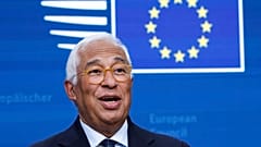 Avrupa Konseyi Başkanı Antonio Costa, Brüksel'de düzenlenen AB zirvesinde bir basın toplantısında konuşurken, 26 Haziran 2025