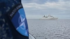 Le HNLMS Tromp, une frégate à missiles guidés de la marine royale néerlandaise, patrouille en mer du Nord avant le sommet de l'OTAN à La Haye, le 19 juin 2025.