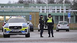 Svéd rendőrök egy lövöldözés helyszínén Orebróban