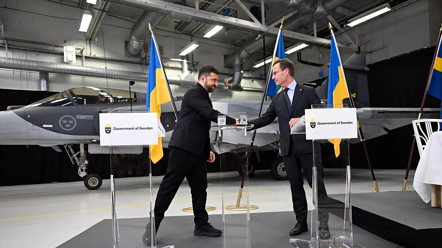 Sweden's Prime Minister Ulf Kristersson and Ukraine’s President Volodymyr Zelenskyy in Linköping, Sweden, Oct. 22, 2025.
