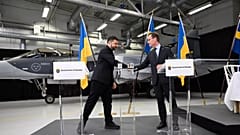 Ο πρωθυπουργός της Σουηδίας Ulf Kristersson και ο πρόεδρος της Ουκρανίας Volodymyr Zelenskyy στο Linköping της Σουηδίας, 22 Οκτωβρίου 2025.