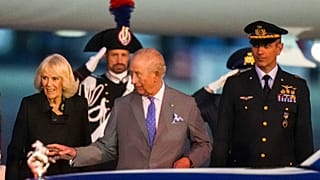 Re Carlo III e la regina Camilla all'aeroporto militare di Ciampino a Roma (22 ottobre  2025)