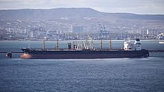Orosz olajtanker Novorosszijszk kikötőjében