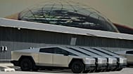 Yeni Tesla Cybertrucks, SpaceX'in Starbase, Teksas'taki Starship tesisinde görülüyor. 13 Ekim 2025.
