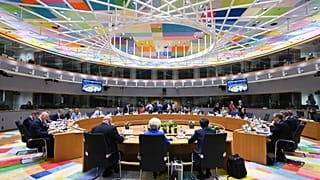 Mesa redonda do Conselho Europeu em Bruxelas, quinta-feira, 23 de outubro de 2025.