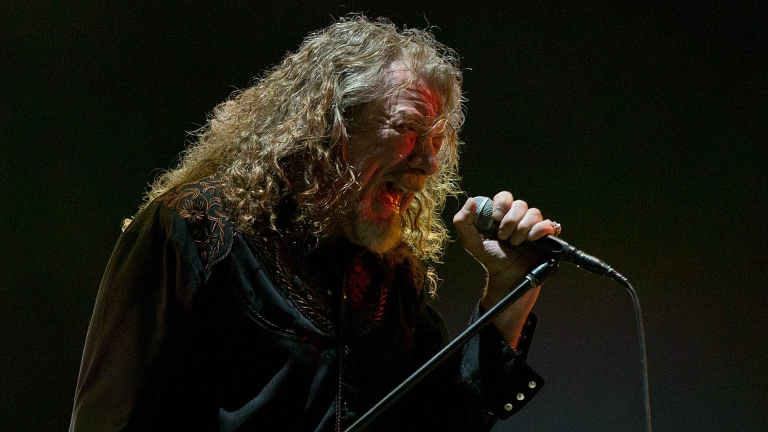 PETA UK asks Led Zeppelin frontman to change his name to ‘Robert Plant Wool’