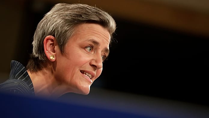 Vestager: "L'Europa non deve cedere agli Usa su regole digitali, no a sgravi tariffari condizionati"