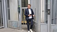 Louis Boyard, membre du parti de gauche radicale France Insoumise, quitte le siège du parti, à Paris, le lundi 8 juillet 2024