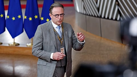 Премьер-министр Бельгии Барт де Вевер перечислил несколько требований и проблем, связанных с репарационным займом.