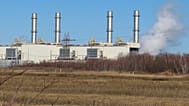 Ein gasbefeuertes Kraftwerk ist am 29. Februar 2024 in Linden, New Jersey, in Betrieb.
