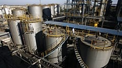 Archív fotó: a Sinopec olajfinomító a közép-kínai Vuhanban