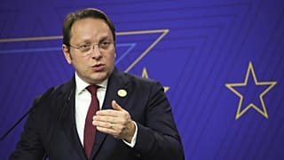 Várhelyi Olivér tavaly, még bővítési biztosként 