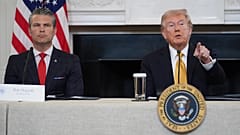 Peter Hegseth y Donald Trump