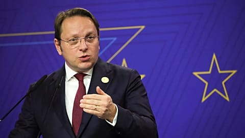 ΟΌλιβερ Βάρχελι είναι από το 2024 ο Ευρωπαίος Επίτροπος αρμόδιος για την υγεία και την καλή διαβίωση των ζώων