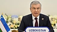 O Presidente do Uzbequistão, Shavkat Mirziyoyev, discursa na primeira cimeira entre os líderes da UE e dos cinco países da Ásia Central em Samarcanda, 4 de abril de 2025