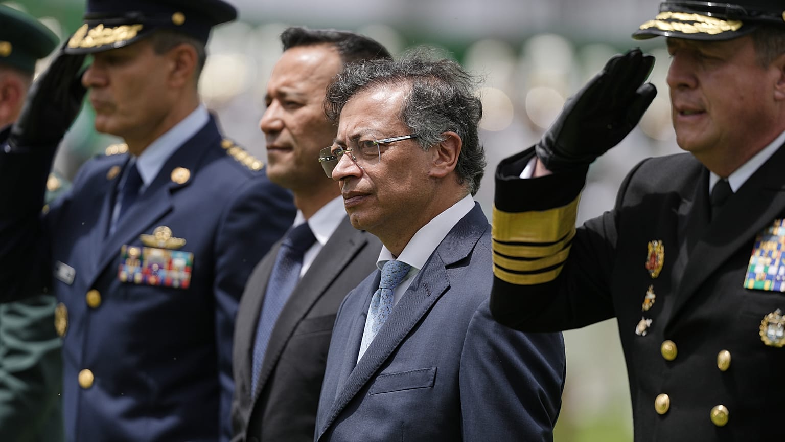 El presidente colombiano Gustavo Petro durante la jura del general William Rincón como nuevo director de la Policía Nacional en Bogotá, Colombia, el viernes 24 de octubre