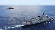 الفرقاطة الفلبينية "خوسيه ريزال" (FF150) والسفينة الأمريكية "غابرييل غيفوردز" (LCS 10) خلال تمرين تكتيكي مشترك في بحر الفلبين الغربي، الخميس 23 نوفمبر 2023.