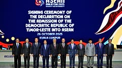 Los miembros de la ASEAN dan la bienvenida a Timor Oriental, representado por Xanana Gusmão