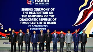 Membros da ASEAN dão a boas-vindas a Timor-Leste, representado por Xanana Gusmão