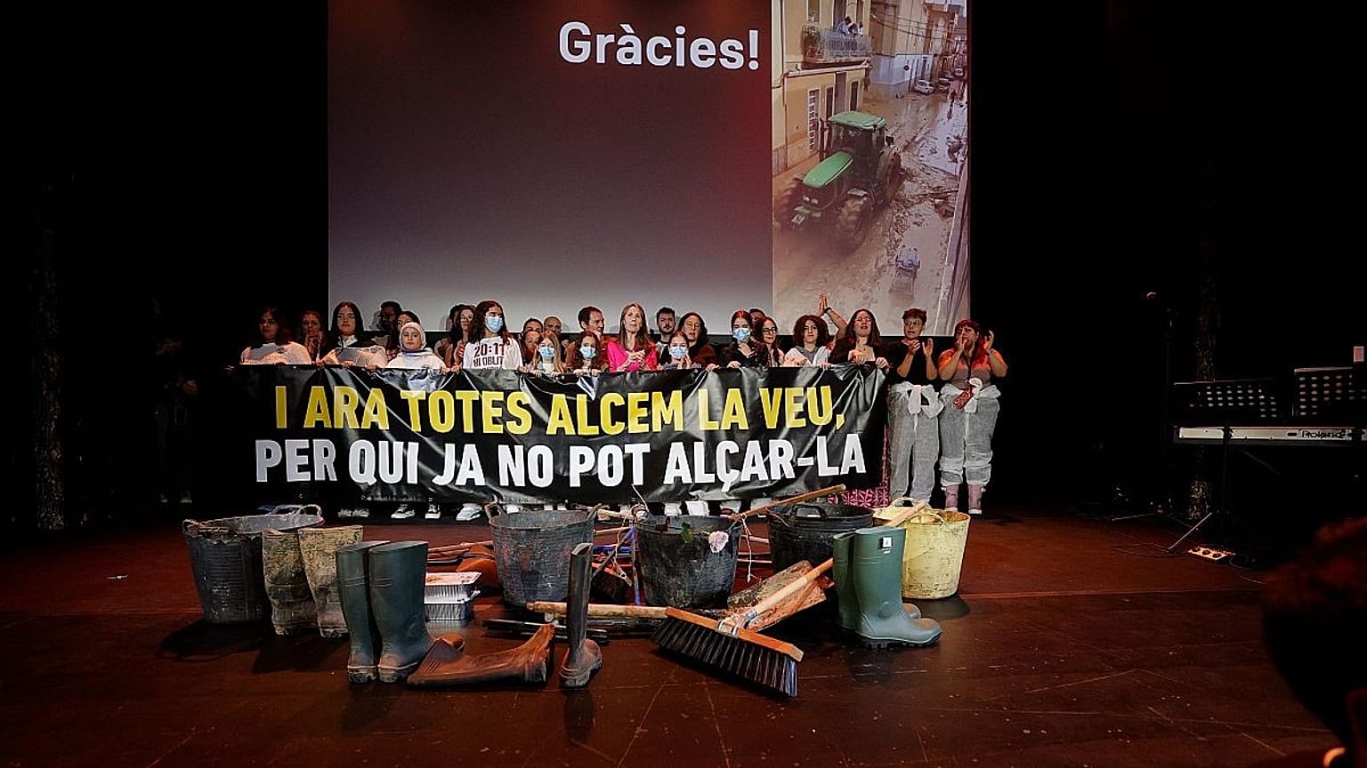 Homenaje a las víctimas de la DANA en el Teatro Olympia de Valencia, 25 de octubre de 2025