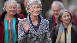 L'arrivée de la présidente élue, Catherine Connolly, au château de Dublin.