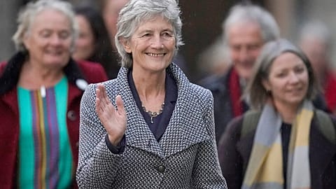 L'arrivée de la présidente élue, Catherine Connolly, au château de Dublin.