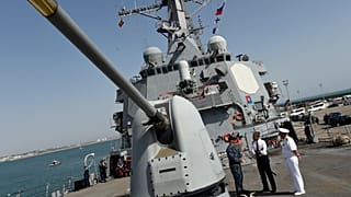 El presidente de Estados Unidos, Barack Obama, visita el USS Ross en la Estación Naval de Rota en Cádiz, España, el domingo 10 de julio de 2016.