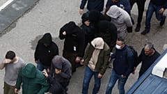 Арестованных доставляют в прокуратуру