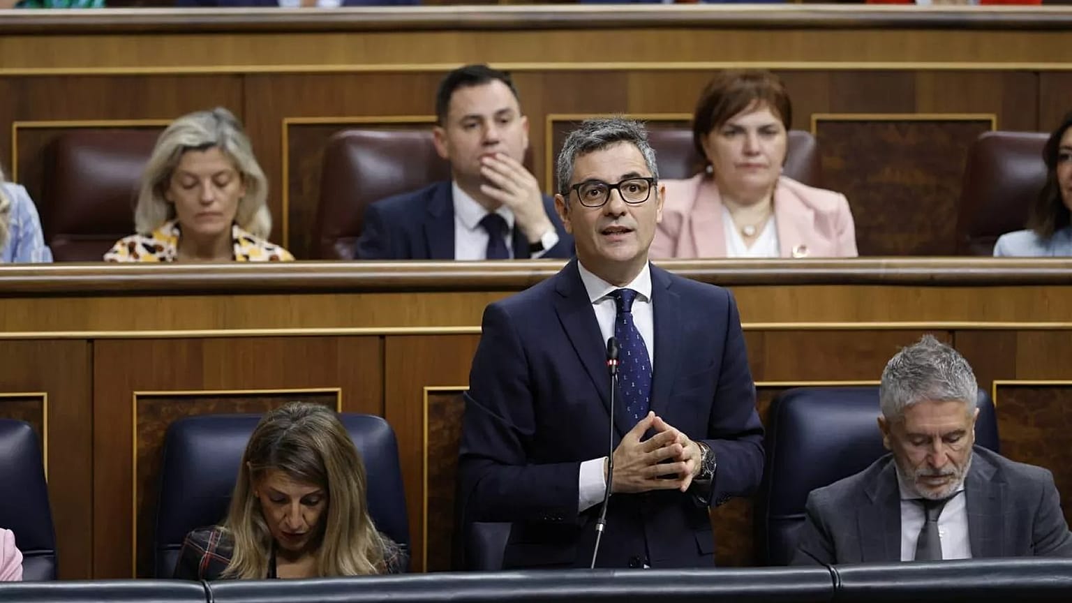 Félix Bolaños García, ministro de la Presidencia, Justicia y Relaciones con las Cortes, se dirige a la diputada Cayetana Álvarez de Toledo el 22 de octubre de 2025